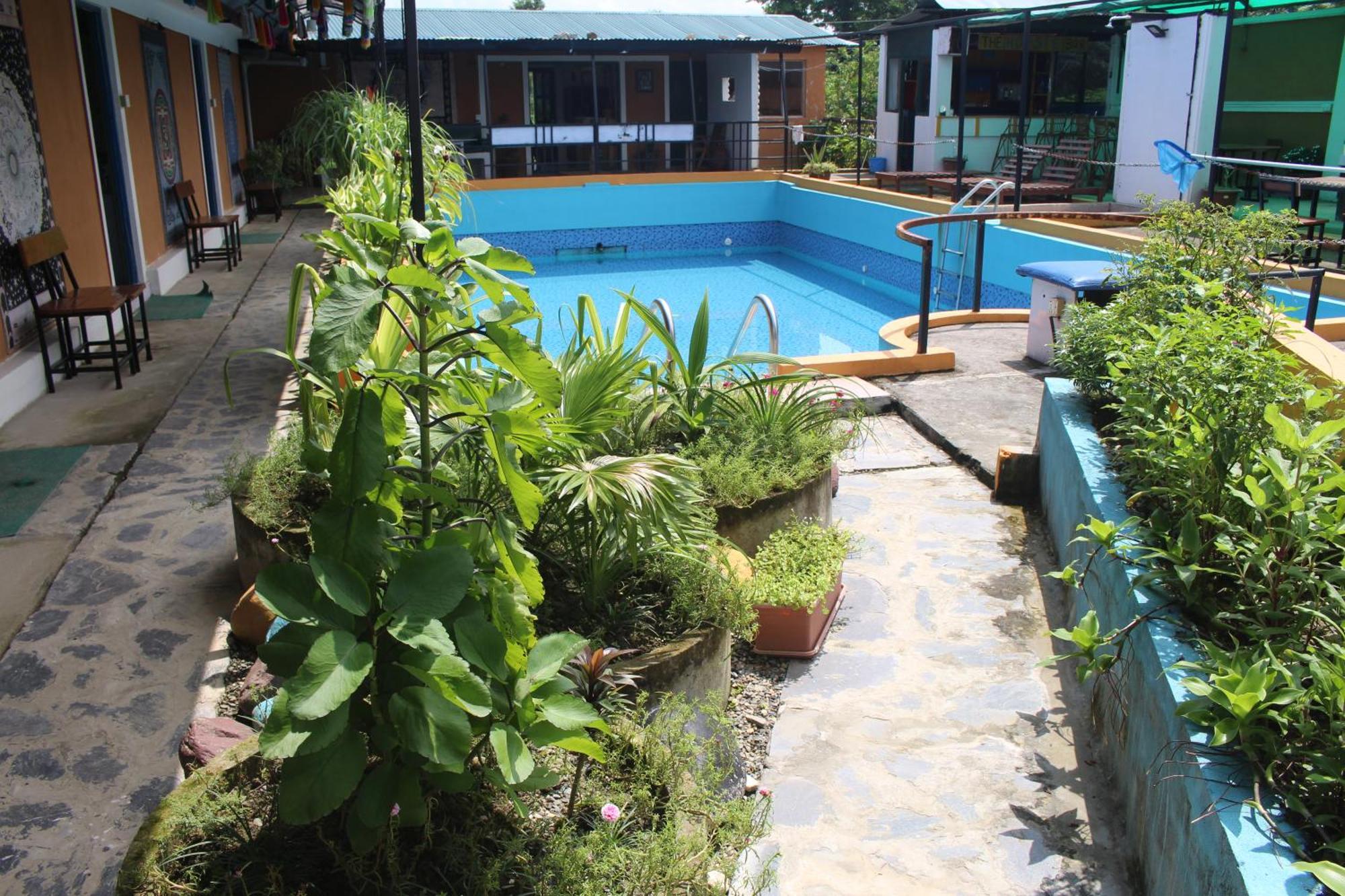 Hippies Colony - Travellers Home Sauraha Exterior photo